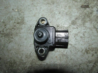 Load image into Gallery viewer, 1997 Yamaha outboard S250TURV 250hp 2-stroke pressure sensor 65L-82380-00-00
