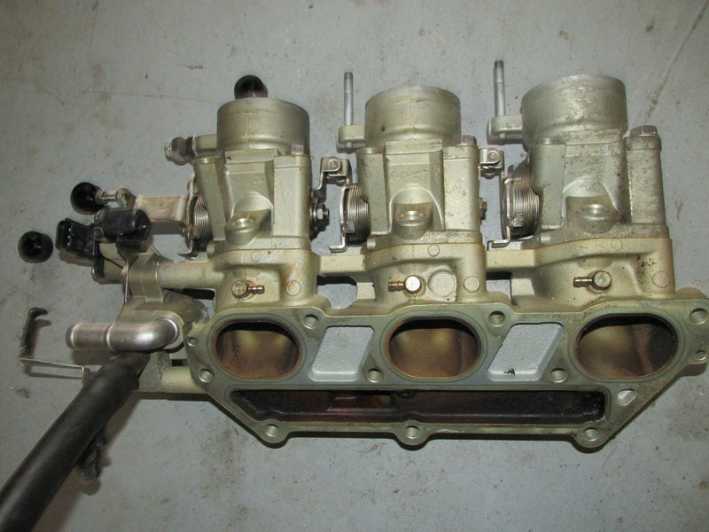 2006 Yamaha 4 stroke F200TXR port throttle body & intake manifold 60L-1375A-12-0