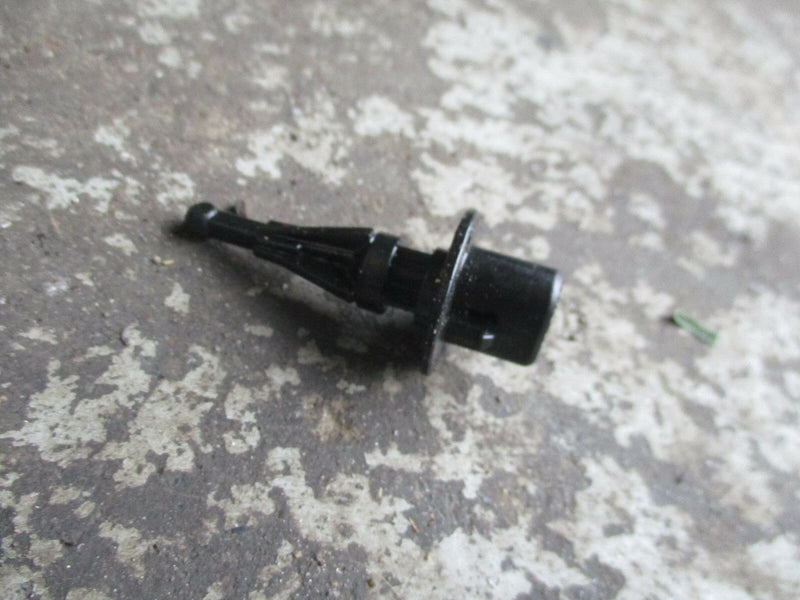 2003 Johnson/Suzuki outboard 140 hp Four Stroke inlet temp sensor