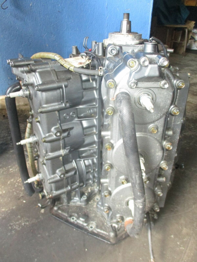 Suzuki DT200 200hp outboard crankcase powerhead
