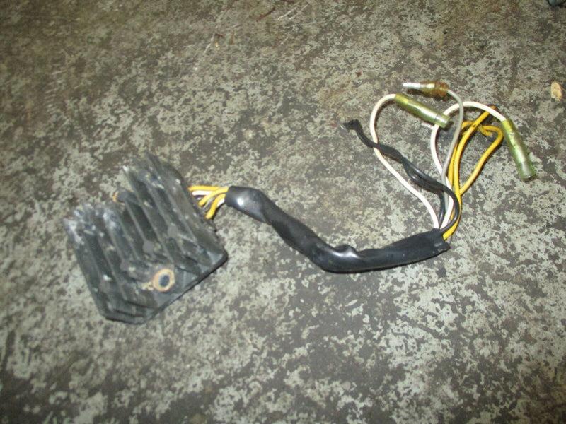 1998 Suzuki Outboard DT225 2-stroke rectifier regulator 32800-92E00