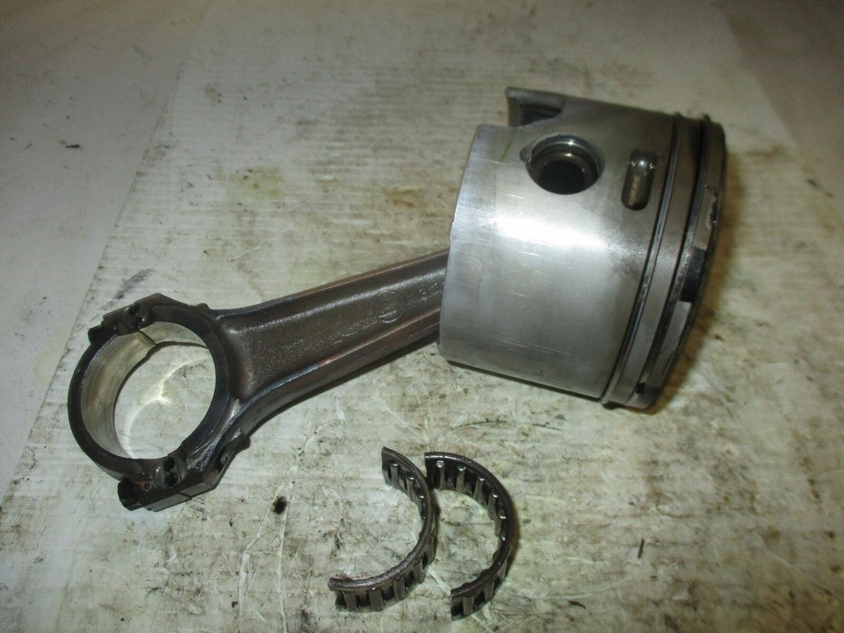 Johnson 150hp outboard port piston and rod (C436243)