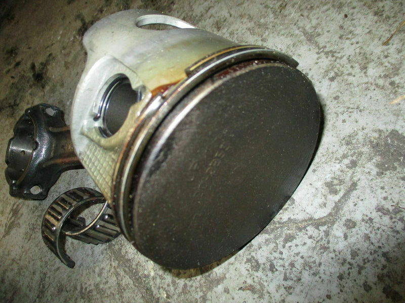 1996 Yamaha 250hp VX SWS 2-stroke outboard strbd piston rod 62j-11646-02