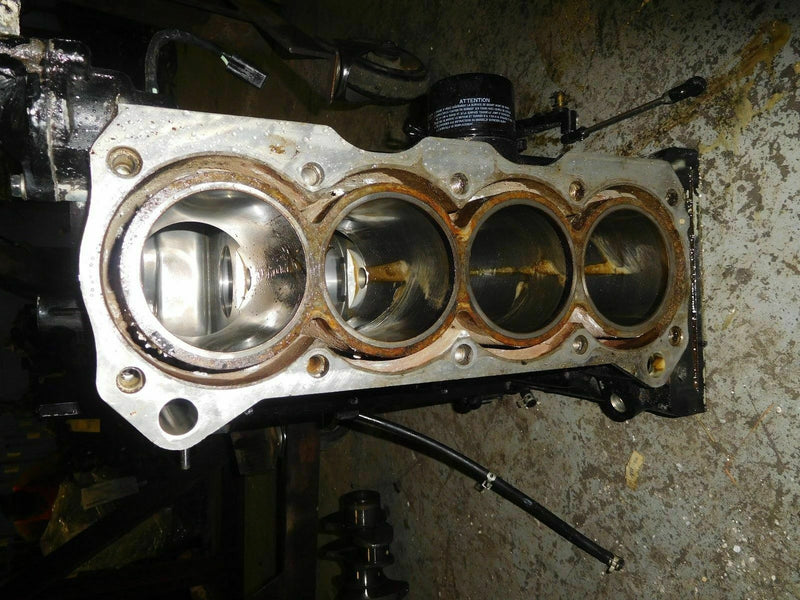 2000 Suzuki Outboard DF70 hp crankcase block 11300-99E05-014