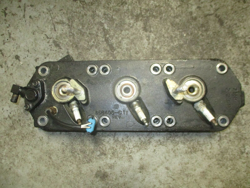 Mercury 150hp optimax 2.5L XL 2-stroke outboard strbd cylinder head 858406-c1