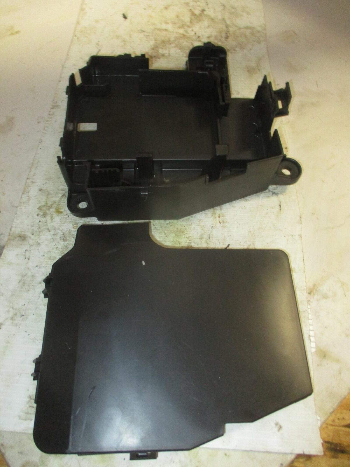 Suzuki DF50 50hp outboard electronic box and cover (32890-87J21)