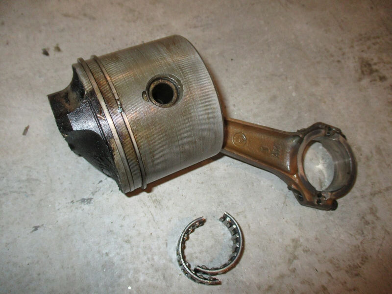 Johnosn GT150 150hp 2 stroke outboard piston and rod (393924)