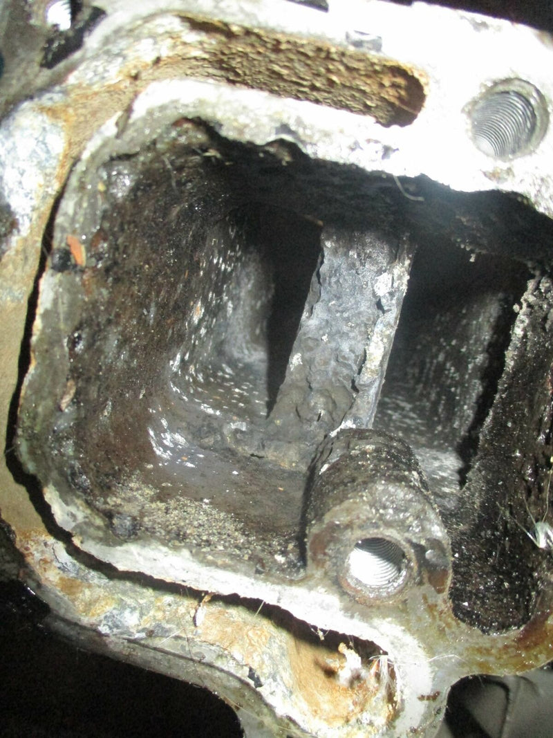 Johnson/ Suzuki 90hp 4 stroke outboard cylinder block crankcase