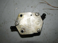 Load image into Gallery viewer, 1995 Yamaha L 200 TXRT Saltwater series fuel pump 6E5-24410-03-00

