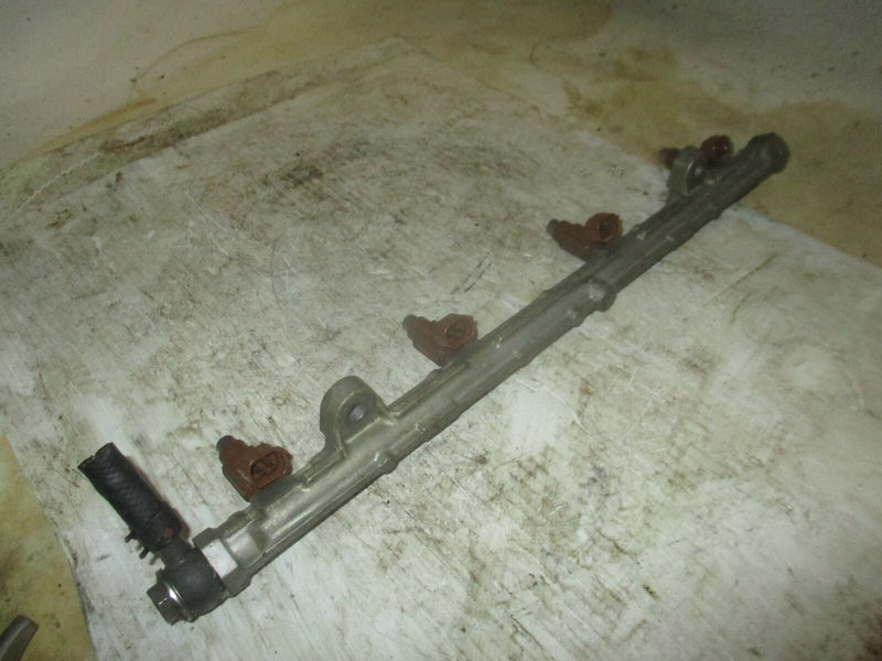 Suzuki DF150 150hp outboard fuel rail with injector set (15751-96J00)