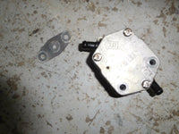 Load image into Gallery viewer, 2000 yamaha 150 SWS OX66 V6 outboard fuel pump 6e5-24410-10-00
