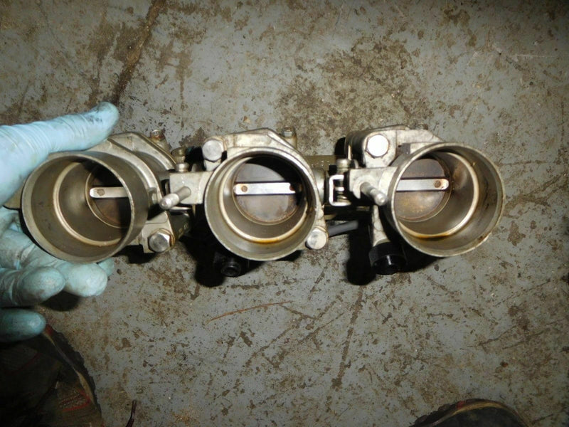 2004 Yamaha 225hp outboard 4 stroke Port intake manifold throttle body 69j-13753