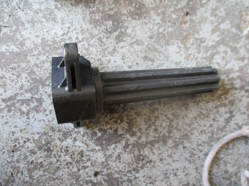 2007 Yamaha outboard F250TXR 4 stroke Ignition coil 6p2-82310-01