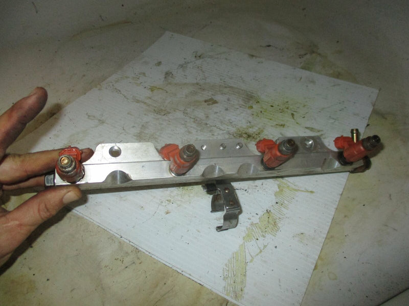 Johnson/ Suzuki DF115 outboard fuel rail with injector set