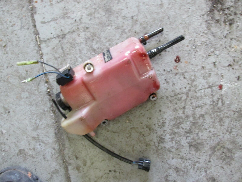 1990 Yamaha saltwater series carbureted 250 ETXD oil tank 61A-21750-00-00