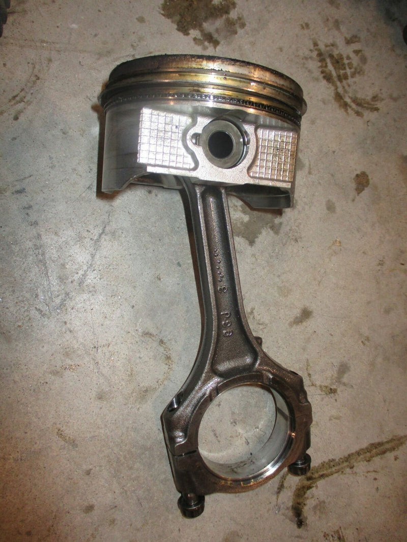 Johnson Suzuki DF225 225hp outboard piston and rod (5034893)