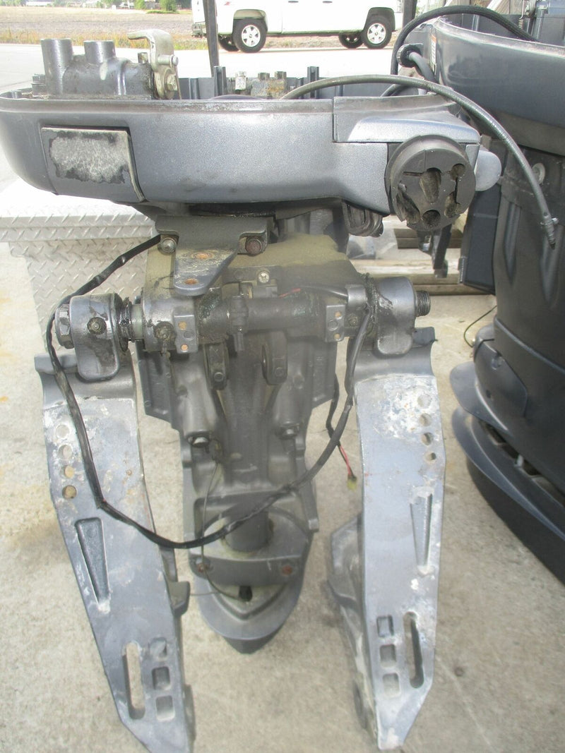 Yamaha 115hp 4 stroke outboard 25" shaft midsection