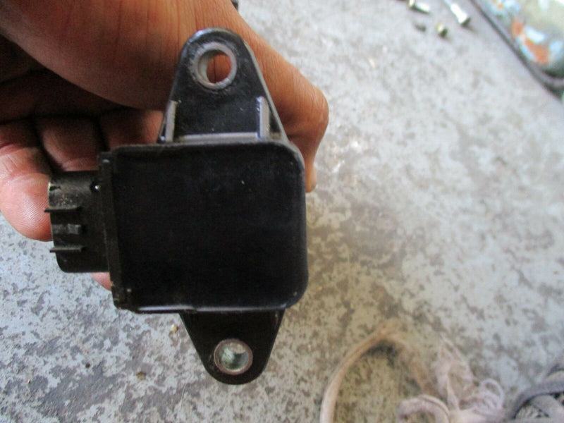2007 Yamaha outboard F250TXR 4 stroke Ignition coil 6p2-82310-01
