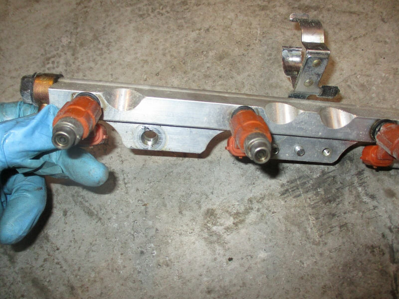 Suzuki DF140 140hp outboard fuel rail with injector set (15751-90J03)