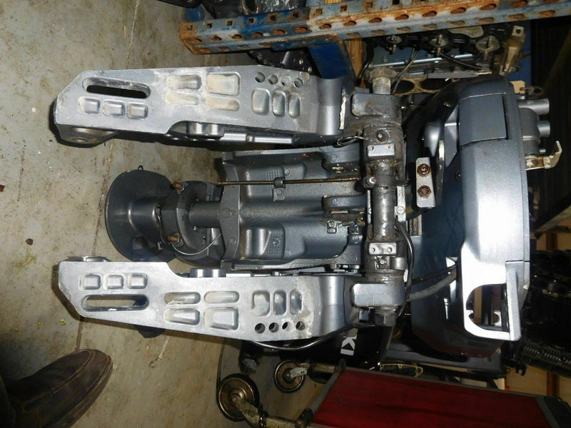 1999 yamaha 100hp 4 stroke outboard F100TLRX mid section