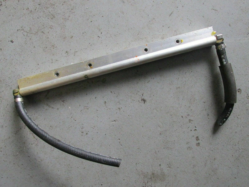 1999 Yamaha Outboard 225 250 hp TXRX Saltwater series 2 fuel rail 65L-13938-00-0