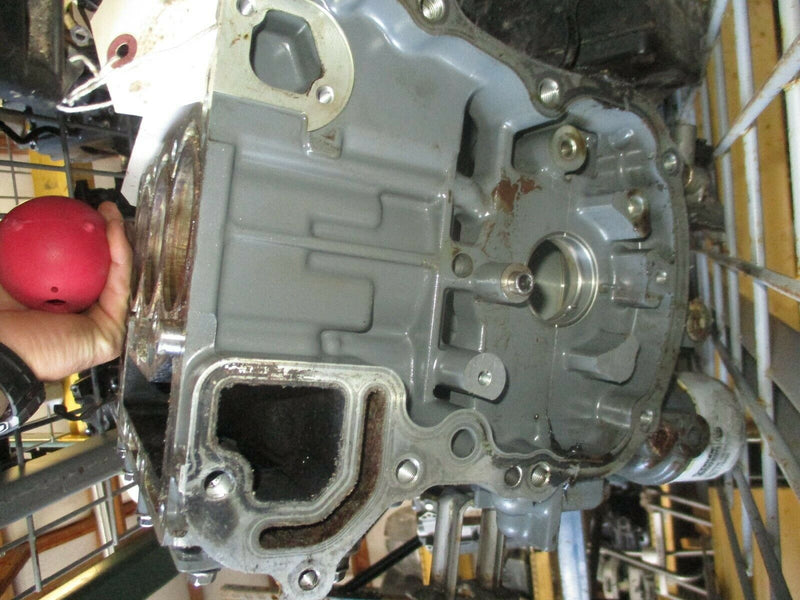 2004 Johnson/Suzuki 25hp 4 stroke outboard crankcase block