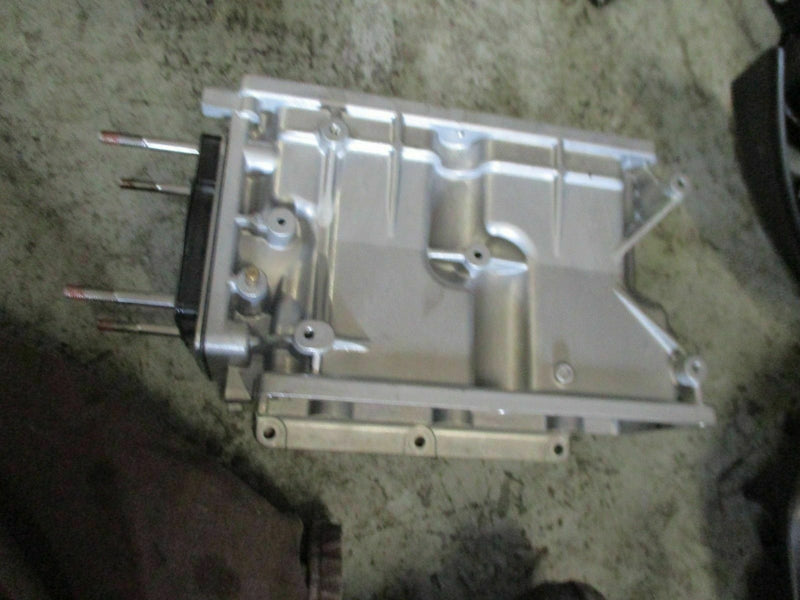 2008 Yamaha F 300 350 hp 4 stroke V8 Outboard mixing body 6AW-13711-01-00