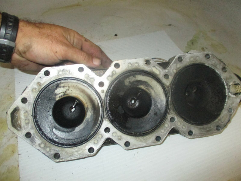 Evinrude Ficht 150hp outboard starboard cylinder head (439563)