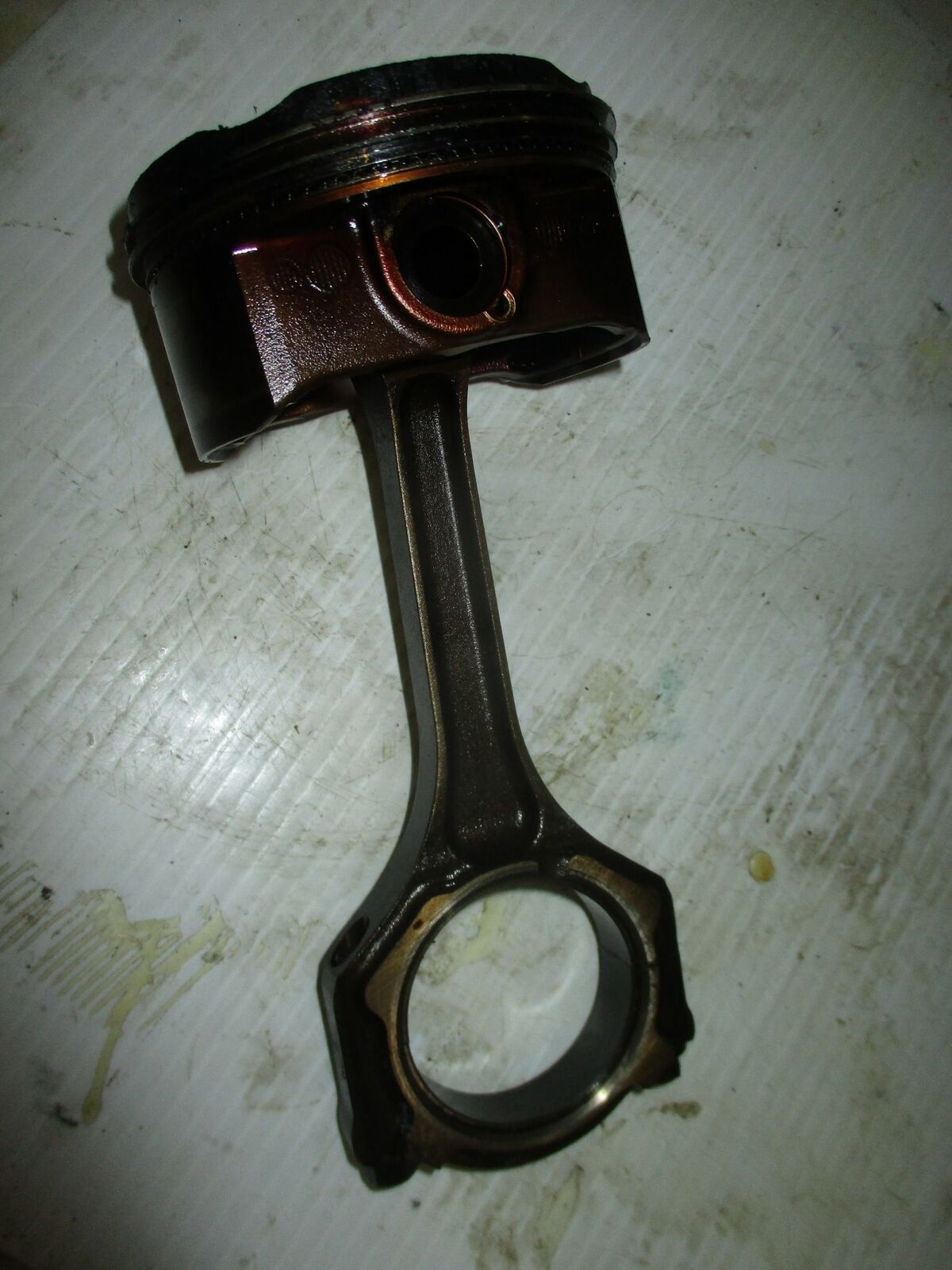Yamaha 250hp 4 stroke outboard piston and connecting rod (6CE-11631-00-00)