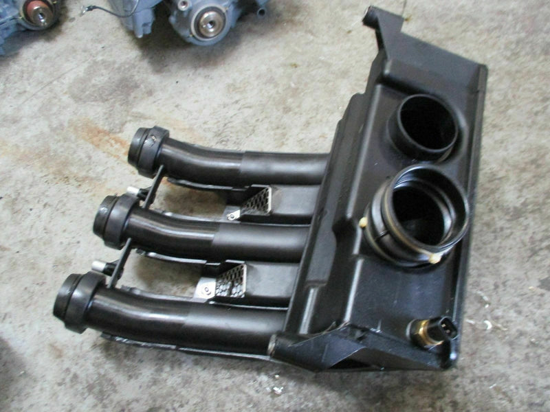 2002 Yamaha Outboard 225 hp 4-stroke outboard port intake silencer 69j-1444F