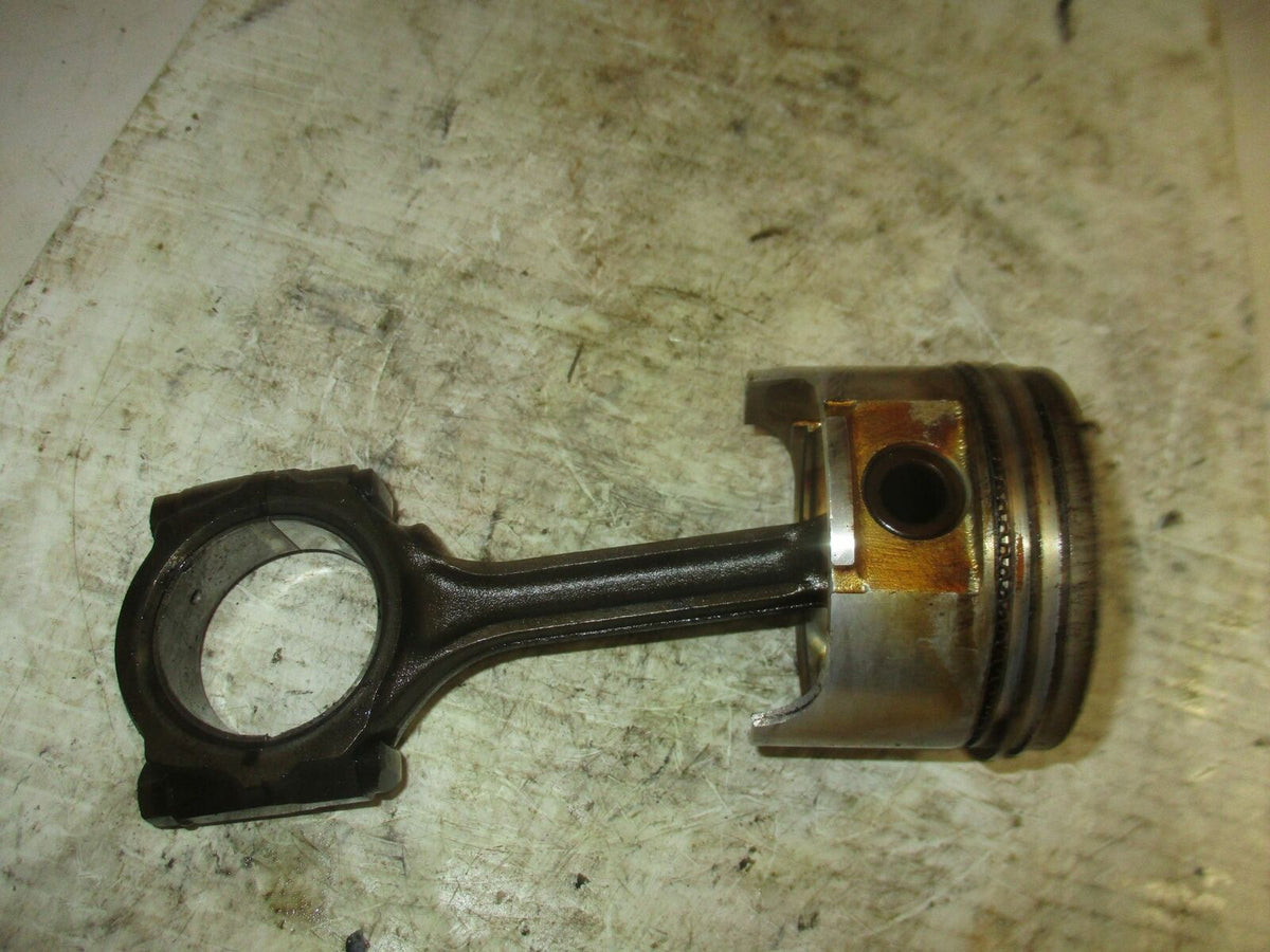 Evinrude 70hp 4 stroke outboard piston and connecting rod (5030643)