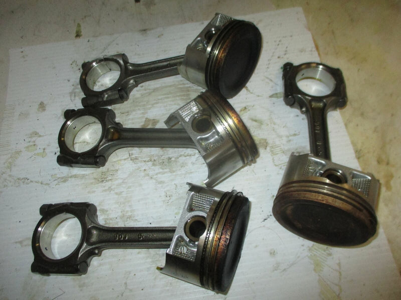 Johnson/ Suzuki DF115 outboard piston and rod set (5033653)