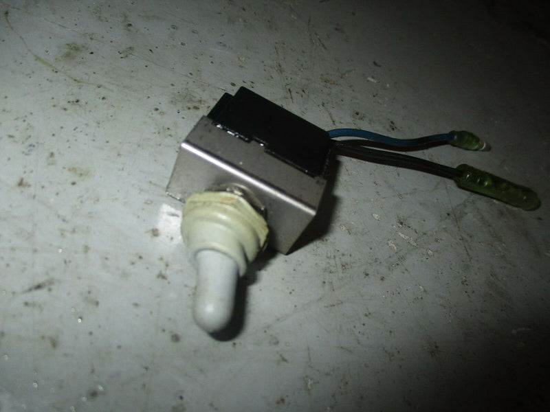 2006 VZ200TLR Yamaha 200 hp Vmax HPDI outboard emergency oil switch
