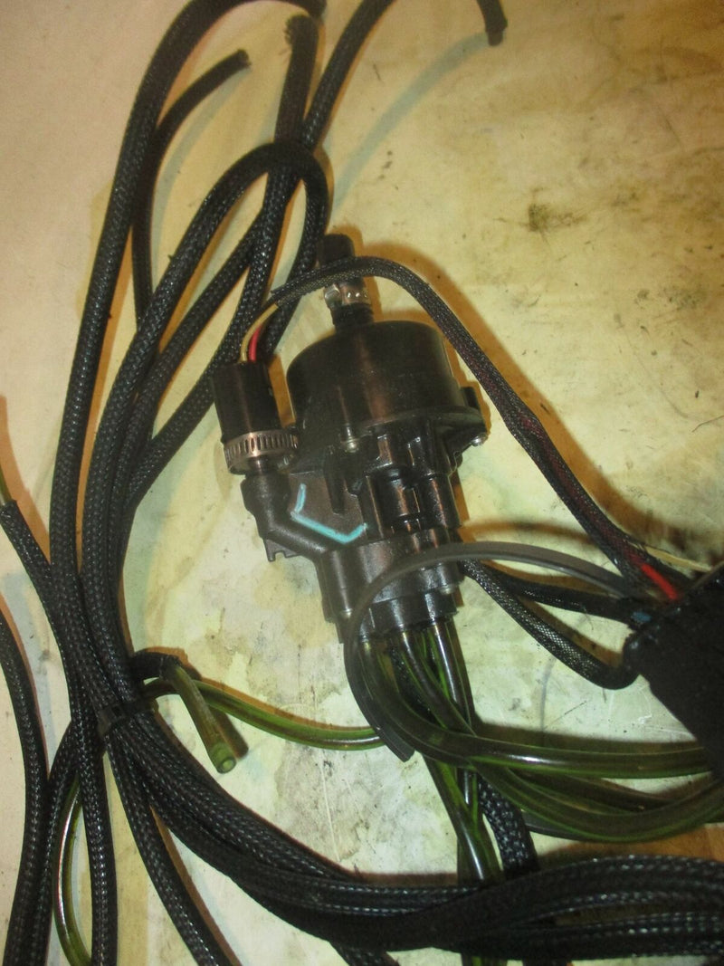 Evinrude ETEC 150hp outboard oil injector (5007744)