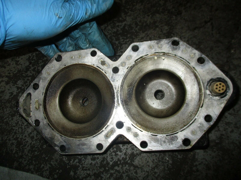 1996 Johnson 90hp outboard cylinder head 340950