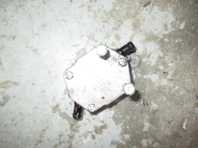 2001 outboard yamaha 115 TJRZ fuel pump 6e5-24410-10-00