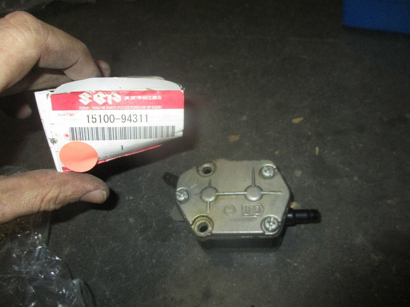 Suzuki outboard fuel pump (15100-94311)