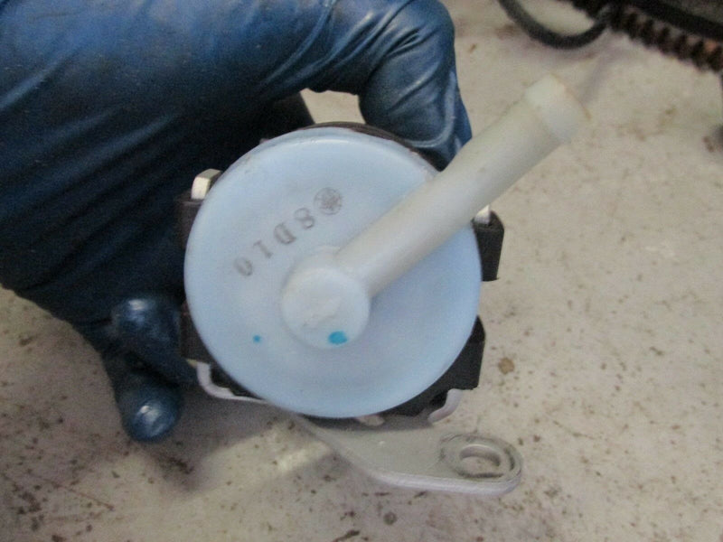Suzuki DF150 150hp outboard fuel filter (15410-96J00)