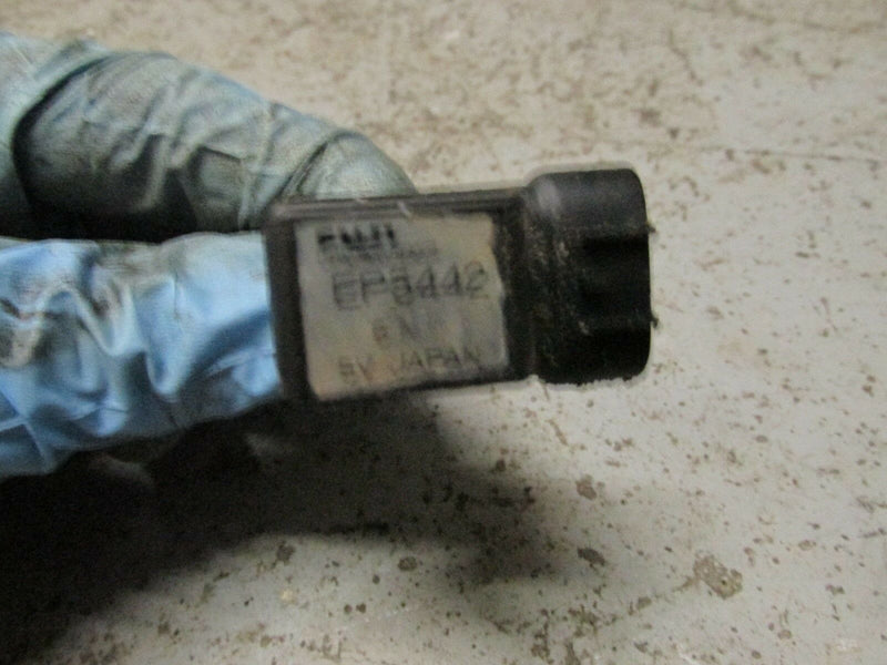 1997 Suzuki DT140 2 stroke 140hp 14003-751427 air pressure sensor 18590-94600