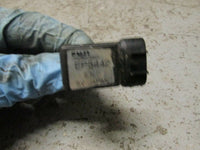 Load image into Gallery viewer, 1997 Suzuki DT140 2 stroke 140hp 14003-751427 air pressure sensor 18590-94600
