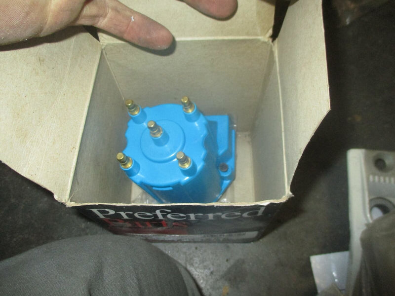 Preferred outboard distributor cap (811635K2)