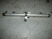 Load image into Gallery viewer, 2004 Johnson outboard J90PL4SR 90hp 4 stroke fuel rail 5033537
