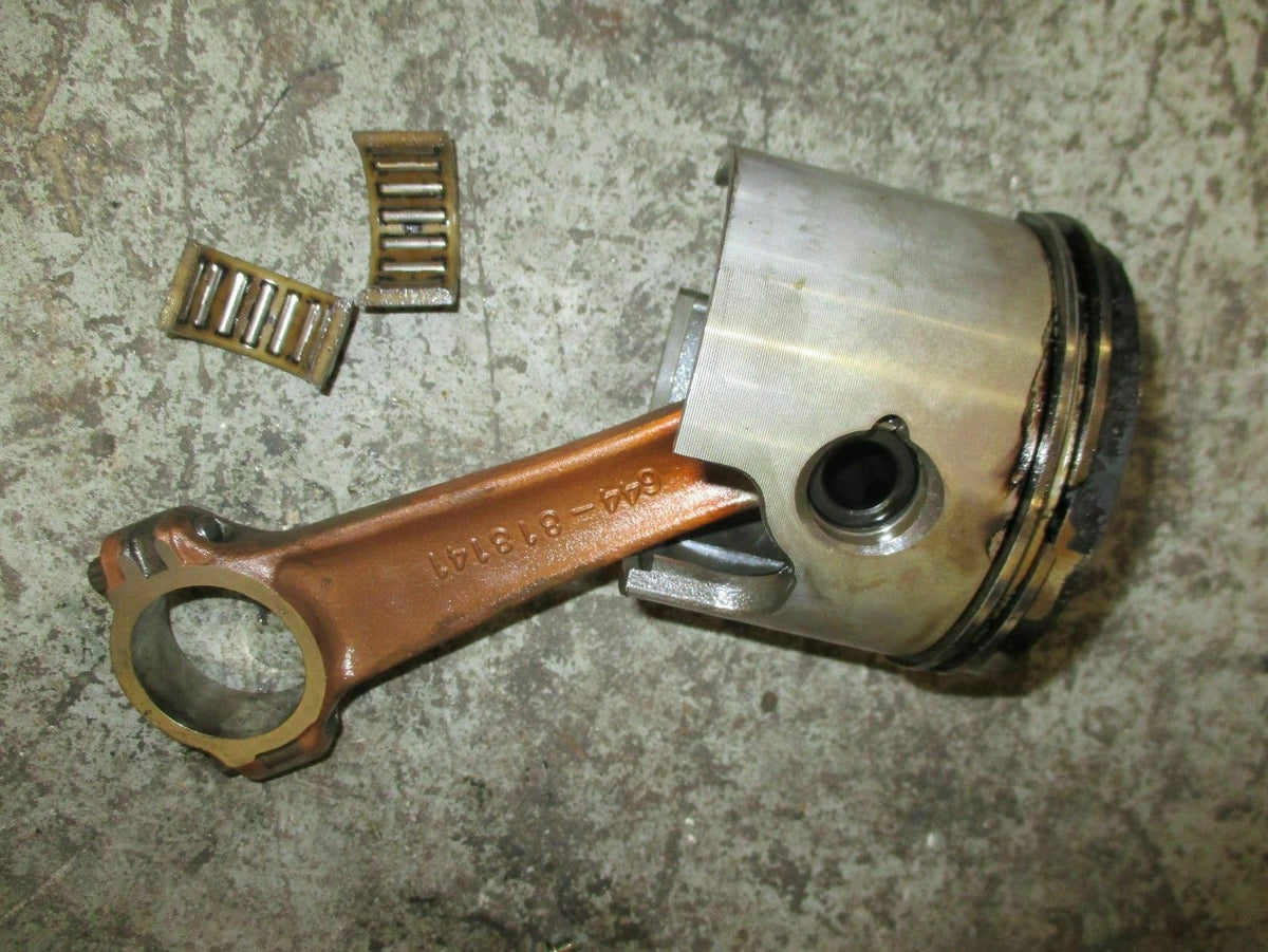 1998 Mercury Optimax 135hp outboard starboard piston and rod 853341A2