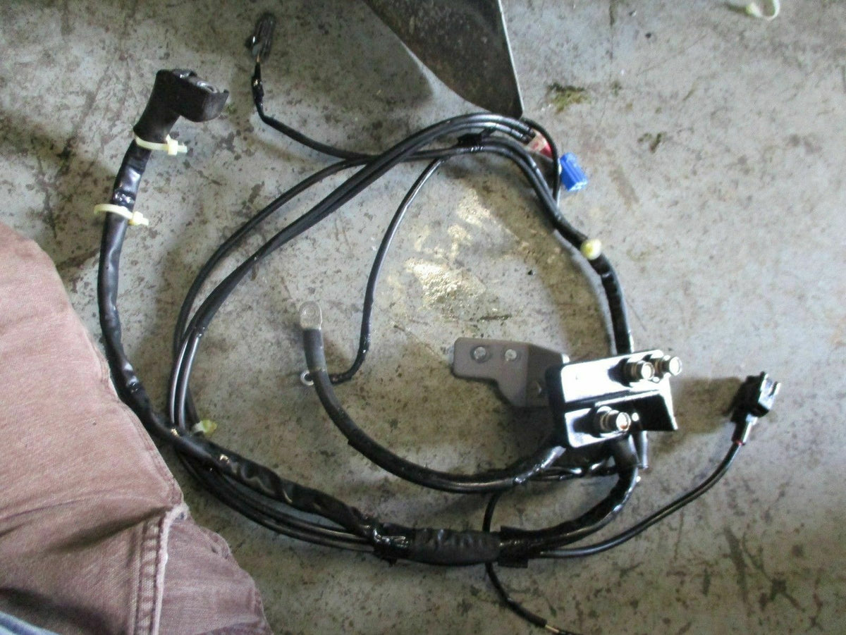2008 Yamaha F 300 350 hp  4 stroke V8 Outboard power cable terminal 6AW-81925-01
