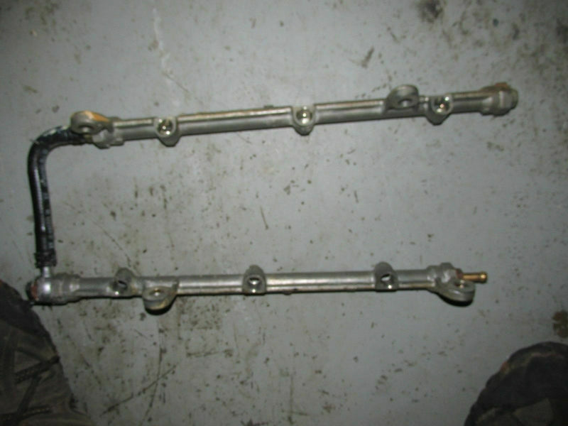 2007 Suzuki outboard DF300Z 300hp 30001Z-780614 fuel rail set 15751-93J00