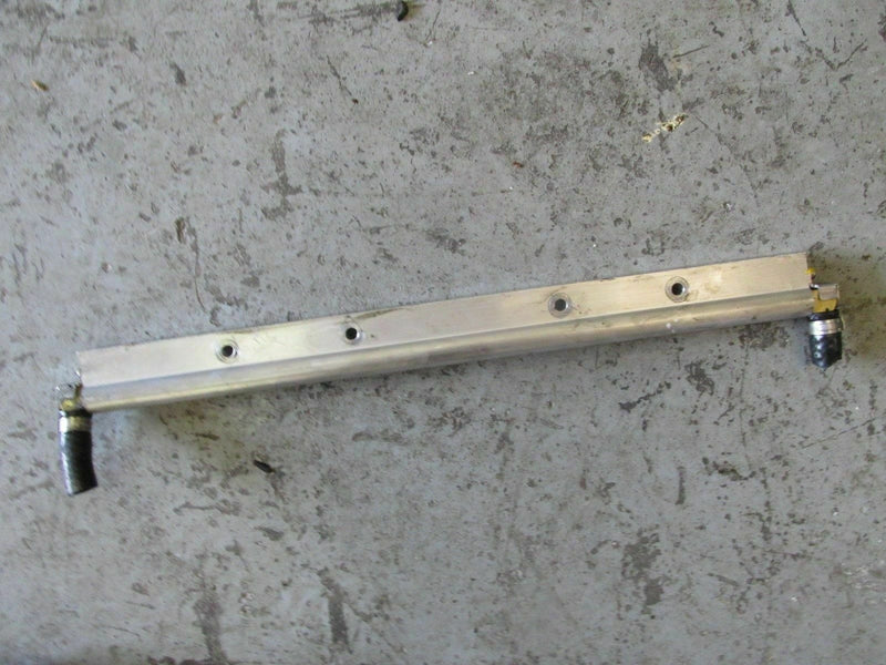 1999 Yamaha Outboard OX66 250hp Saltwater series 2 fuel rail 65L-13938-00-00
