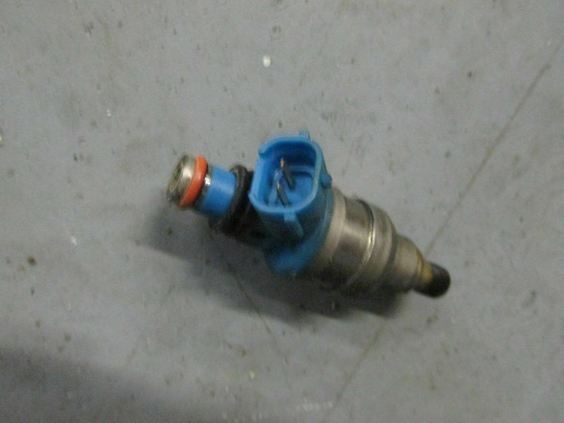 1999 Suzuki Outboard DF 60 70 hp fuel injector 15710-99E00