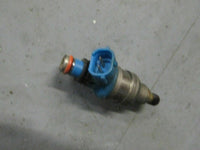 Load image into Gallery viewer, 1999 Suzuki Outboard DF 60 70 hp fuel injector 15710-99E00
