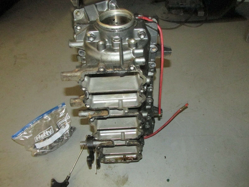 1994 Suzuki Outboard DT 150 200 20002-461063 crankcase 11300-87D54-0ED