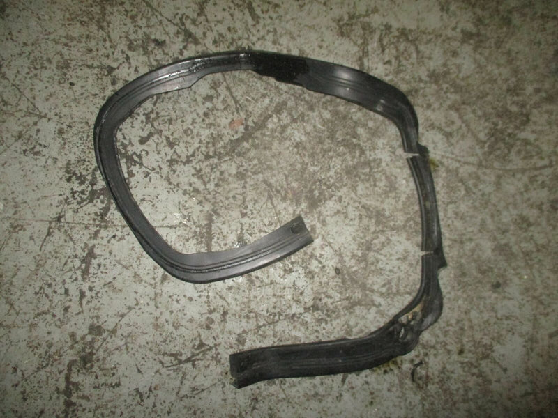 Suzuki DF175 175hp outboard midsection cover grommet/ seal (15851-96J00)